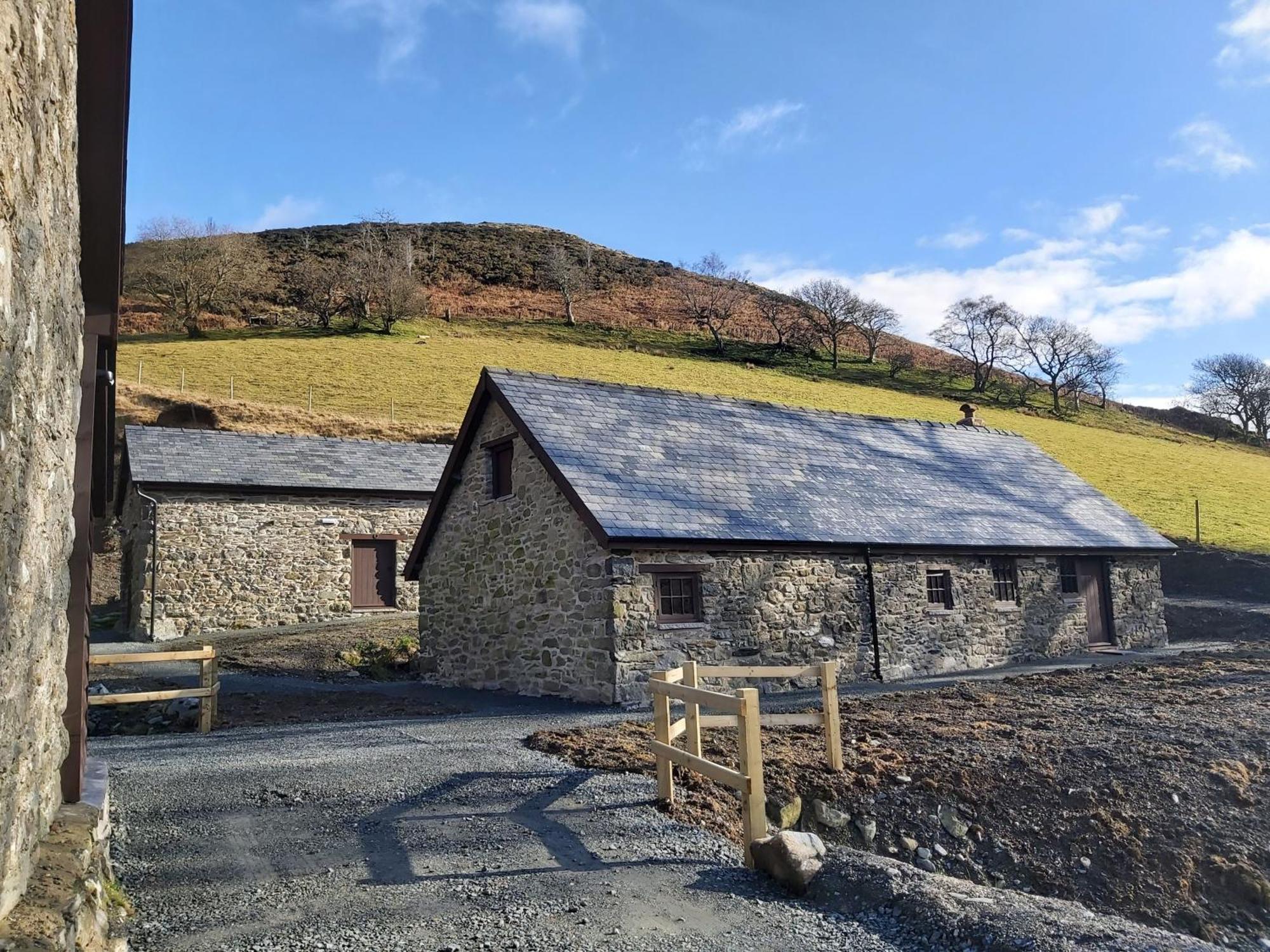 Cwm Clyd Longhouse * Llanwrthwl